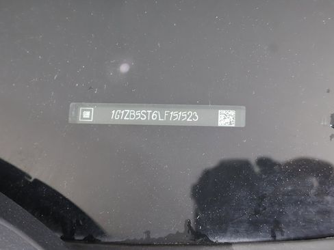 Used 2020 Chevrolet Malibu LS image 41