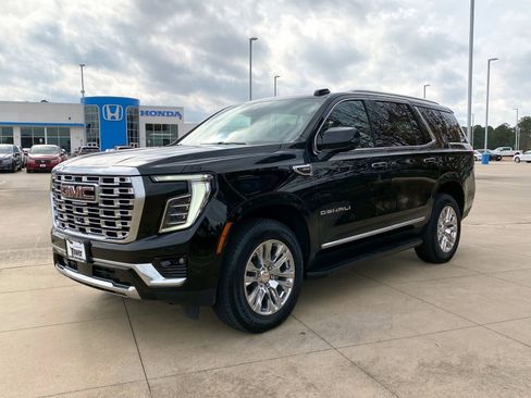 Used 2025 GMC Yukon Denali image 3