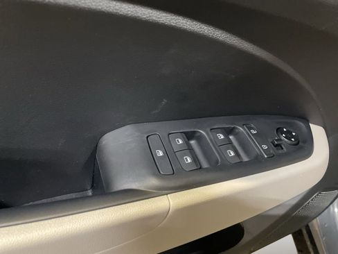 New 2026 Hyundai Venue SEL FWD image 15