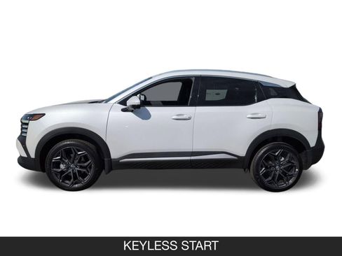 Used 2025 Nissan Kicks SR image 5