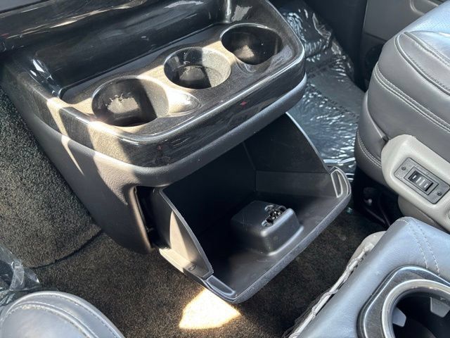 Used 2020 GMC Savana 2500 Extended w/ Enhanced Convenience Package RWD image 32