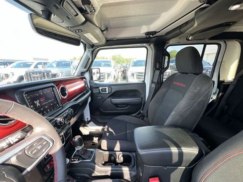 Used 2023 Jeep Gladiator Rubicon w/ Cold Weather Group image 16