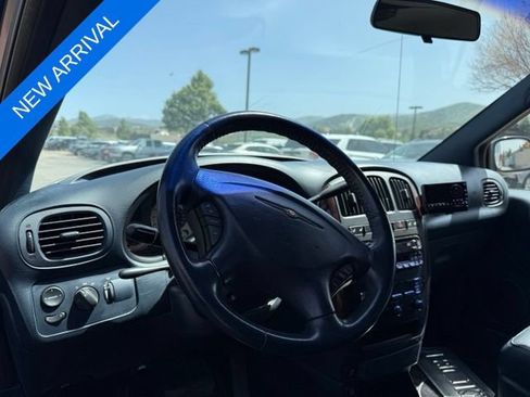 Used 2002 Chrysler Town & Country LXi AWD/4WD image 11
