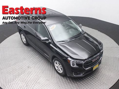 Used 2024 GMC Terrain SLE FWD image 3