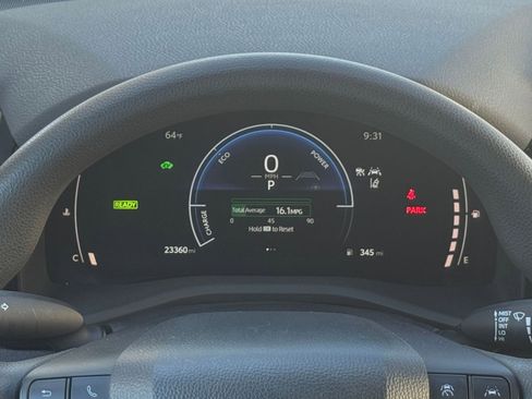 Used 2025 Toyota Camry LE image 39