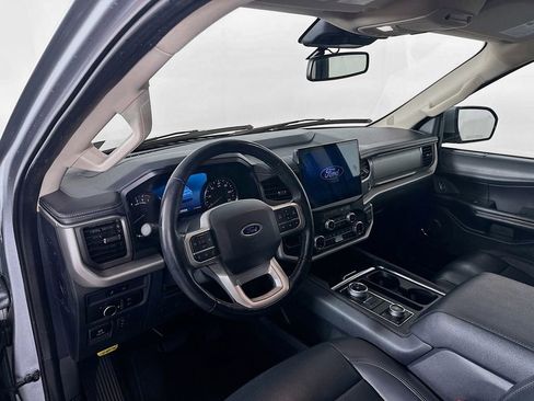 Used 2023 Ford Expedition Max XLT image 31