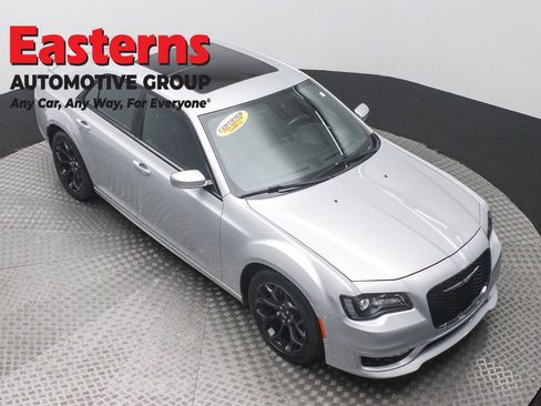 Used 2020 Chrysler 300 S image 3