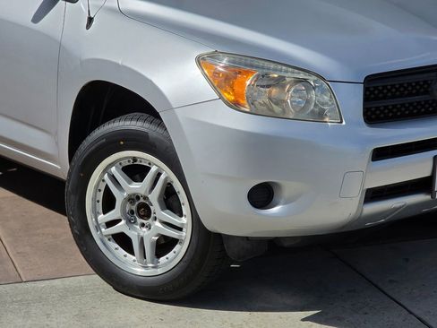 Used 2006 Toyota RAV4 2WD image 5