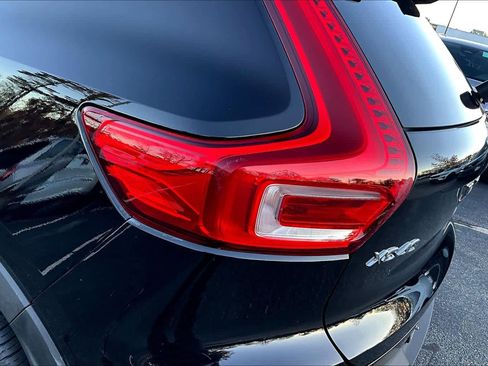 Certified 2023 Volvo XC40 B5 Plus w/ Protection Package Premier image 26