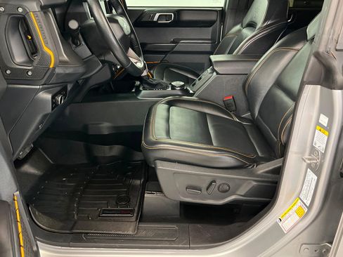 Used 2024 Ford Bronco Badlands image 18