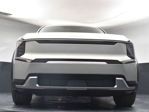 Certified 2026 Kia EV9 Light image 34