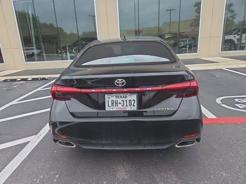 Used 2019 Toyota Avalon Limited w/ Advanced Safety Package image 5