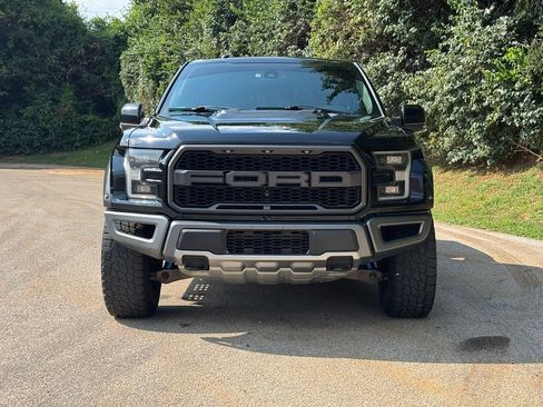 Used 2017 Ford F150 Raptor w/ Equipment Group 802A Luxury AWD/4WD image 3