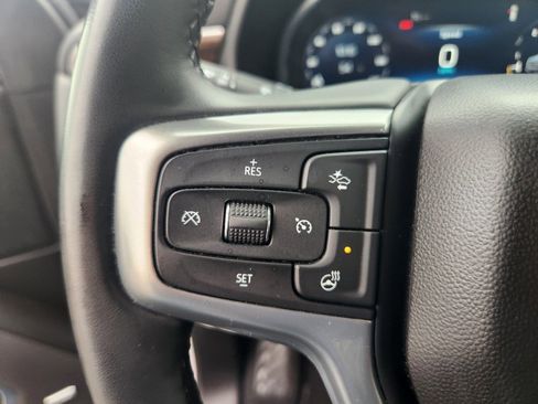 Used 2024 Chevrolet Suburban Premier image 28