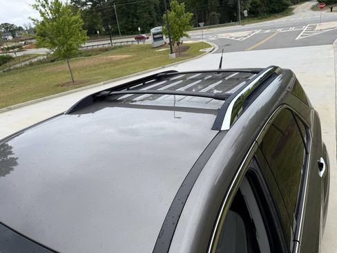 Used 2011 Chevrolet Equinox LTZ FWD image 9
