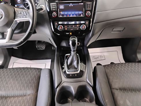 Used 2019 Nissan Rogue SV image 25
