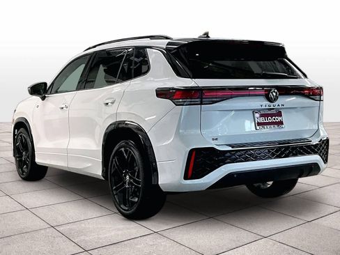 New 2026 Volkswagen Tiguan SE R-Line image 3