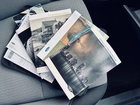 Used 2018 Ford Escape SE image 27