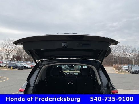 Used 2023 Honda Pilot Touring image 18