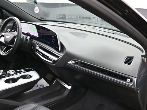 Used 2024 Cadillac Lyriq Tech image 36