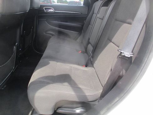 Used 2013 Jeep Grand Cherokee Laredo AWD/4WD image 37