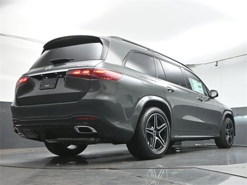 New 2026 Mercedes-Benz GLS 450 4MATIC image 40