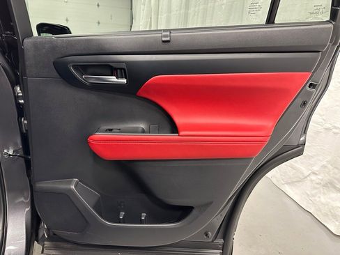 Used 2025 Toyota Highlander XSE image 57