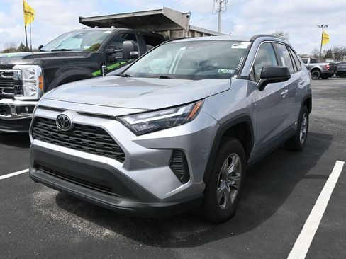 Used 2025 Toyota RAV4 LE AWD/4WD image 7