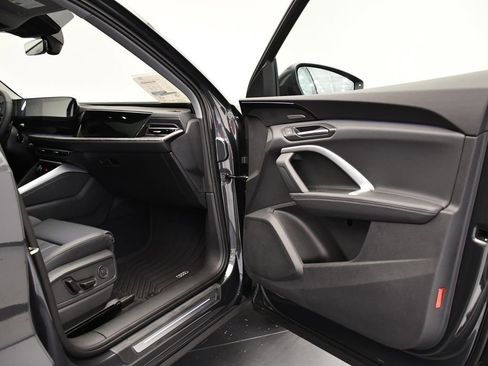 Used 2025 Audi Q5 Premium Plus w/ Premium Plus image 45