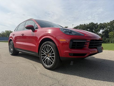Used 2021 Porsche Cayenne AWD/4WD image 40