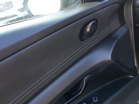 Used 2025 Hyundai Elantra Sport image 14
