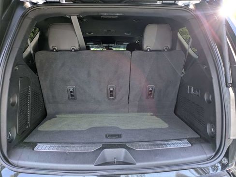 Used 2023 Chevrolet Tahoe Premier RWD image 12