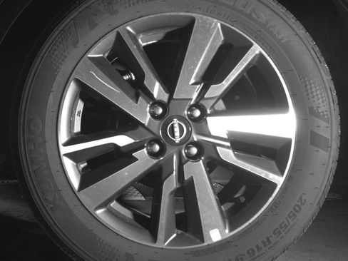 Used 2025 Nissan Versa SV image 14