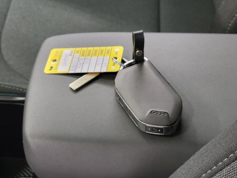 Used 2025 Kia K4 FWD image 24