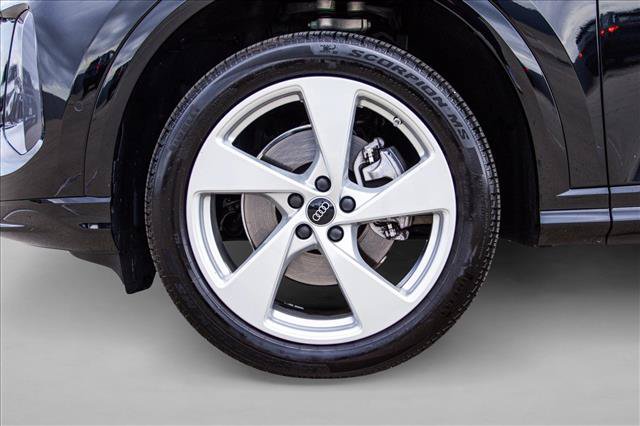 Certified 2025 Audi Q5 Premium w/ Premium Plus AWD/4WD image 9