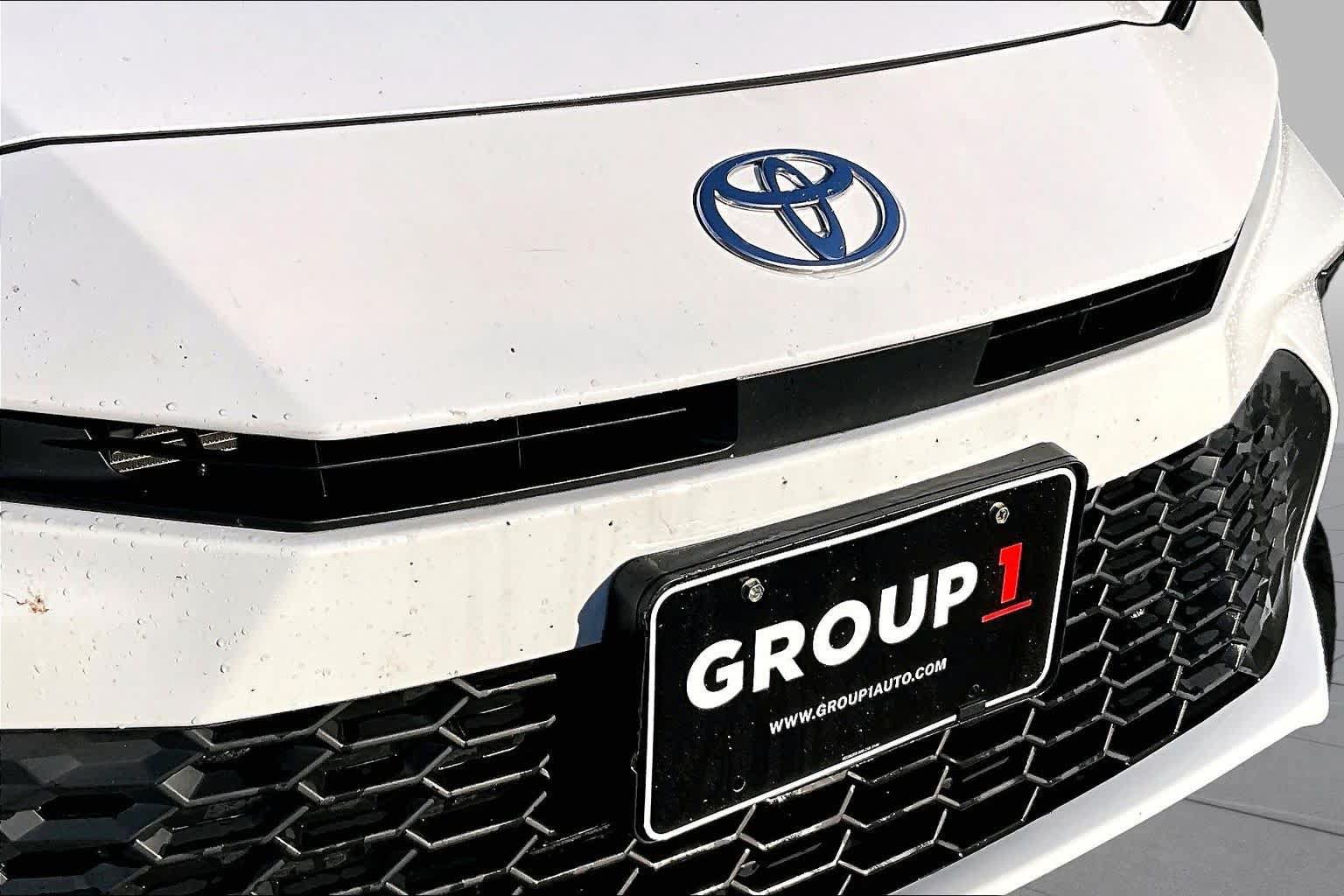 Used 2025 Toyota Camry SE FWD image 30