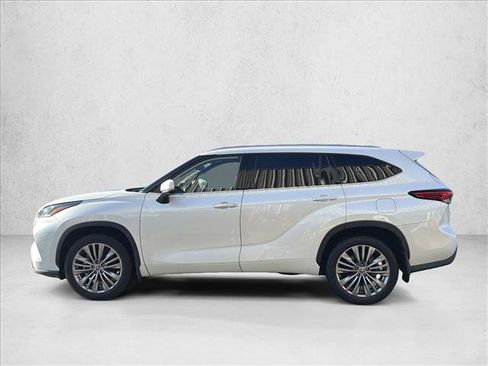 Used 2021 Toyota Highlander Platinum image 8