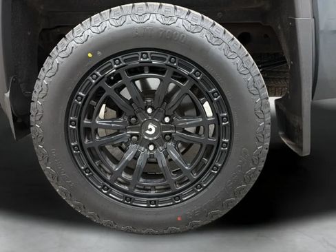 Used 2018 GMC Sierra 1500 SLT AWD/4WD image 26