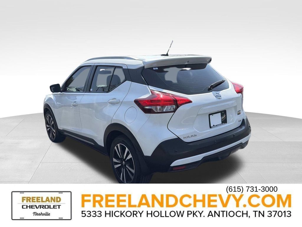 Used 2020 Nissan Kicks SR w/ SR Premium Package FWD image 5