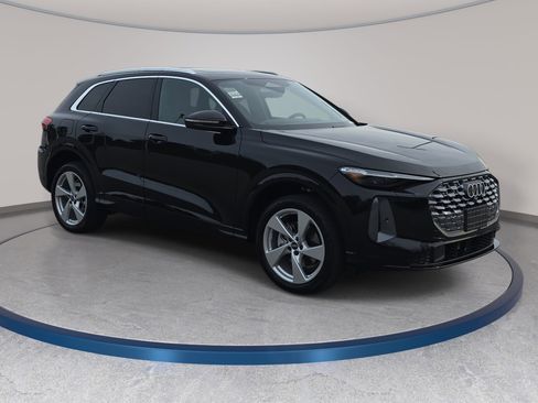 New 2025 Audi Q5 Premium Plus image 3