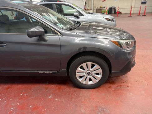 Used 2019 Subaru Outback 2.5i Premium AWD/4WD image 5