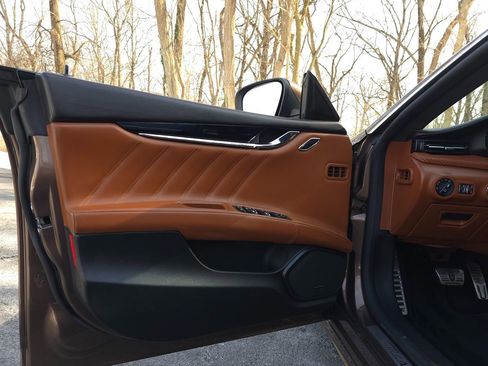 Used 2022 Maserati Quattroporte Modena image 24