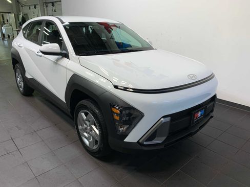New 2026 Hyundai Kona SE image 2
