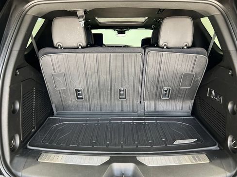 Used 2024 GMC Yukon Denali w/ Advanced Technology Package AWD/4WD image 24