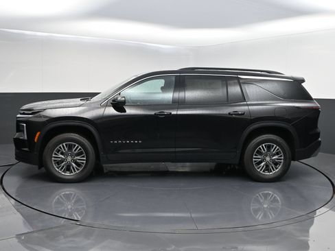 New 2026 Chevrolet Traverse LT w/ Driver Confidence Package AWD/4WD image 4