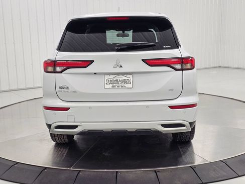 Used 2024 Mitsubishi Outlander SE AWD/4WD image 4