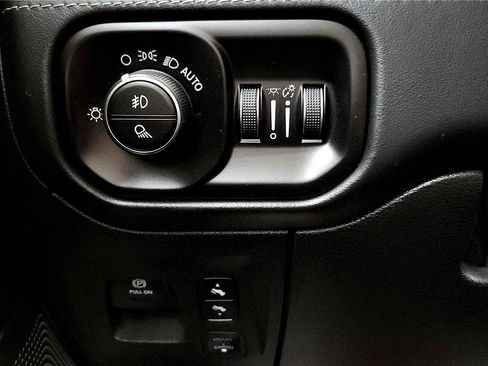 Used 2019 RAM 1500 Limited AWD/4WD image 35