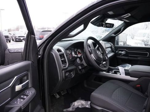 New 2026 RAM 2500 Big Horn AWD/4WD image 11