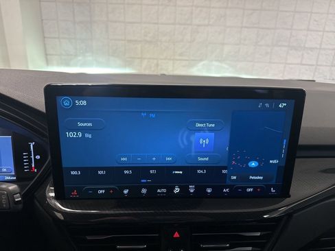 Used 2024 Ford Escape ST-Line w/ Tech Pack #1 image 6