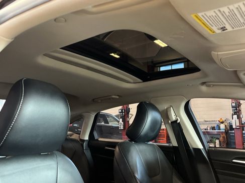 Used 2019 Ford Fusion Titanium image 29